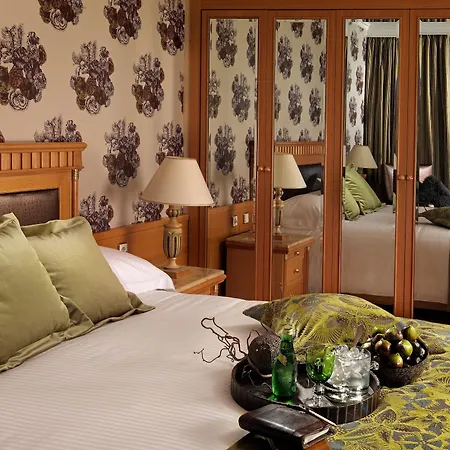 Hotel Divani Caravel 5*