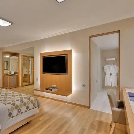 Hotel Divani Caravel