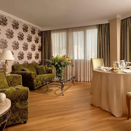 Divani Caravel Hotel 5*