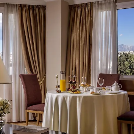 Hotel Divani Caravel
