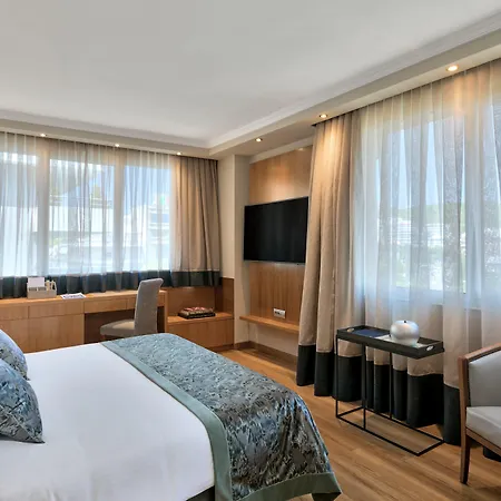 Hotel Divani Caravel