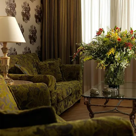 Hotel Divani Caravel