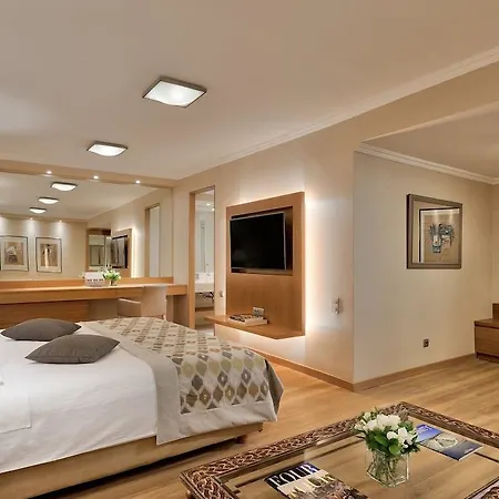 Divani Caravel Hotel