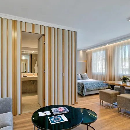 Hotel Divani Caravel