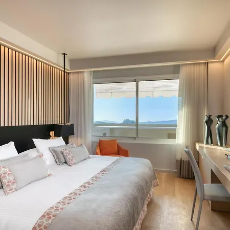 Divani Caravel 5*